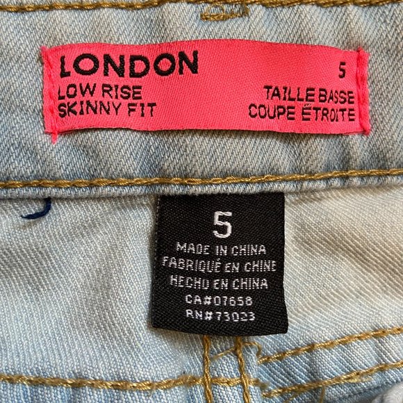 London Low Rise Skinny Fit - Light Wash - Size 5 - Picture 6 of 8